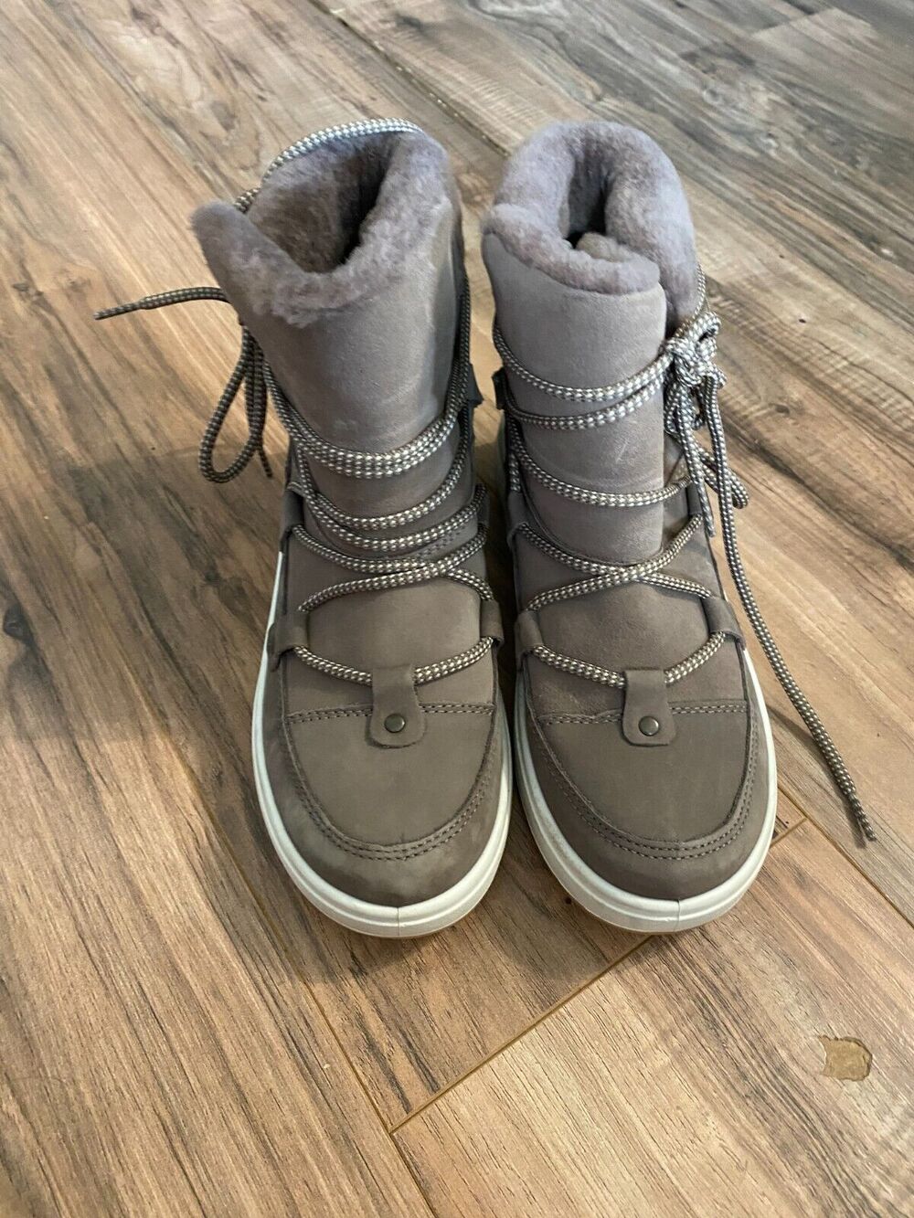 Cougar Treville Shearling Boots Women's 8.5 Brown Suede Lace Up Round Toe S22